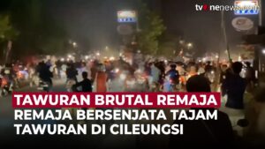 Youtube Thumnail image of : Ngeri! Tawuran Berdarah di Jalan Cileungsi-Jonggol, Remaja Terluka | OneNews Update